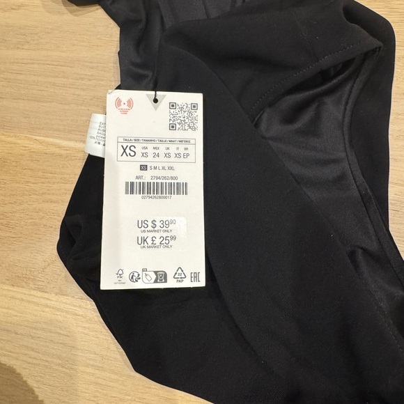 Chic Black Zara Bodysuit with Silver Accent - Picture 3 of 3